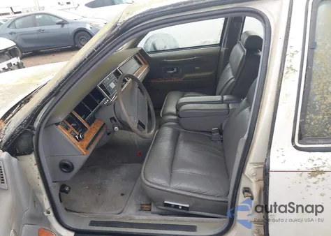 1993 Lincoln Town Car Cartier z USA, uszkodzony, nr VIN 1LNLM83W9PY760175